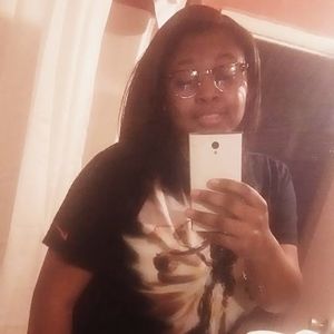 Meet your Posher, Ayonna